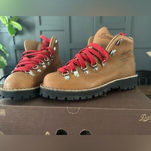 Danner mountain light cascade women 8.5